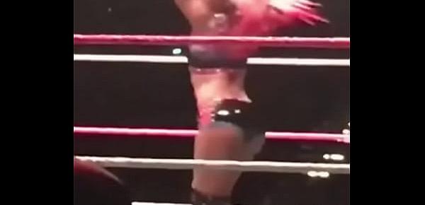  Alexa Bliss booty shake.